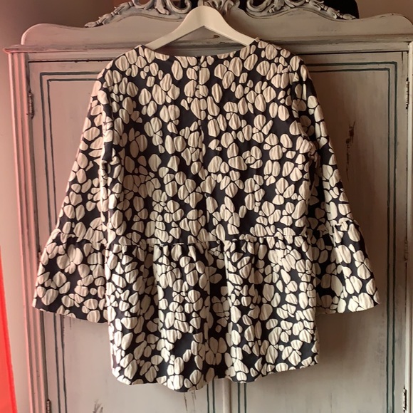 COS bell sleeve top . Purchased in London UK Brand new never worn adorable on - Picture 2 of 3